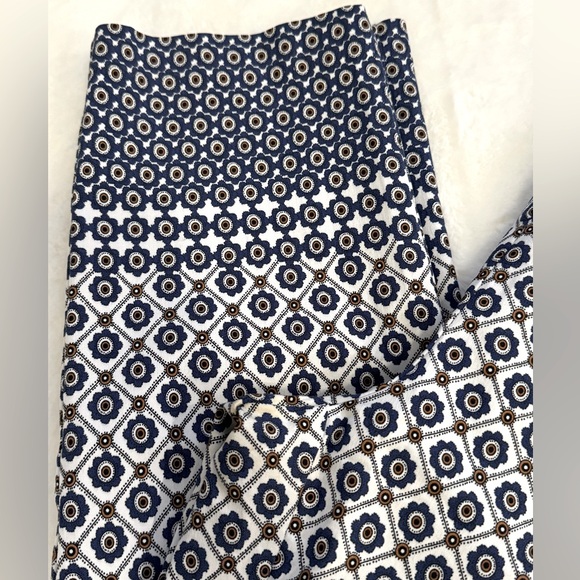 Attyre Printed Work Pants- size 14 - Picture 2 of 6